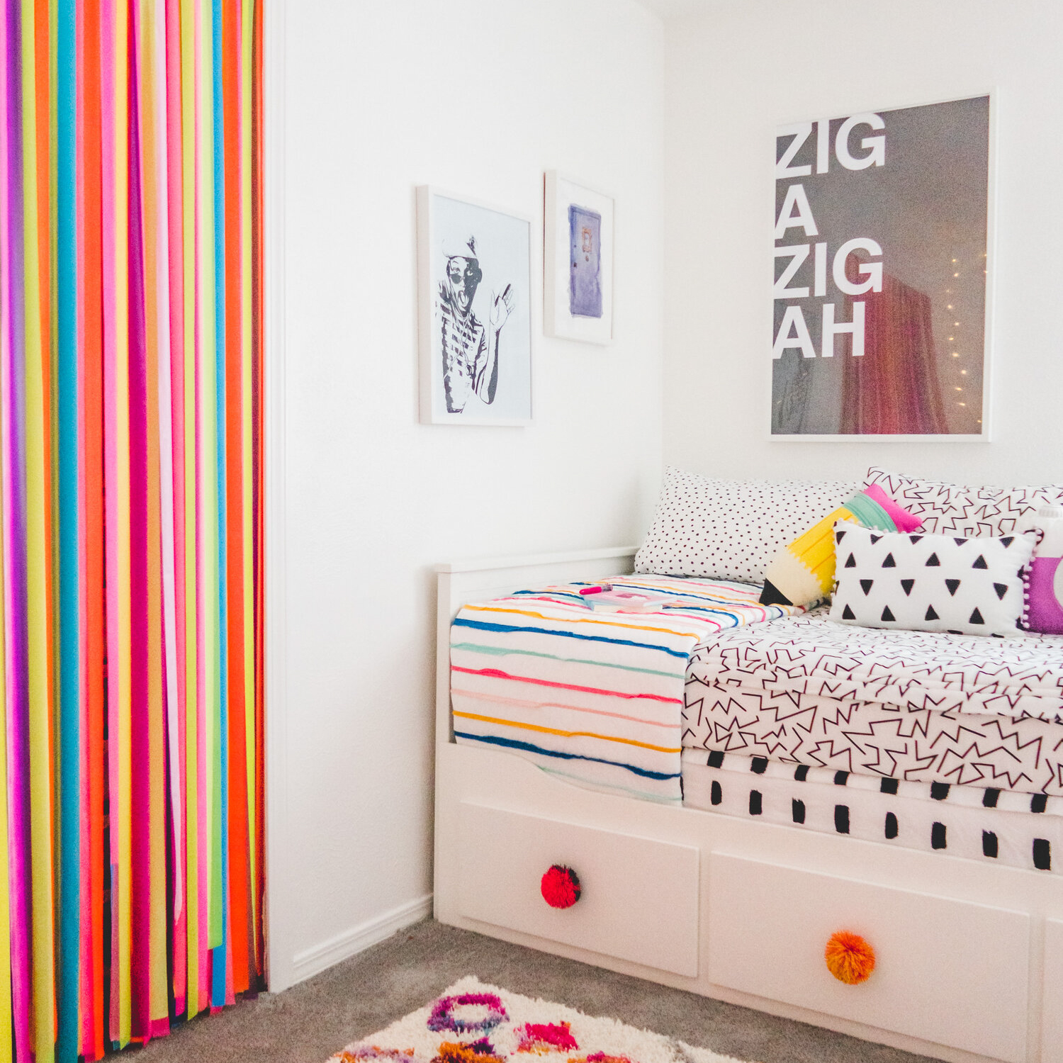 Embrace Cozy Ambience with Warm White Walls - Fulcrumse