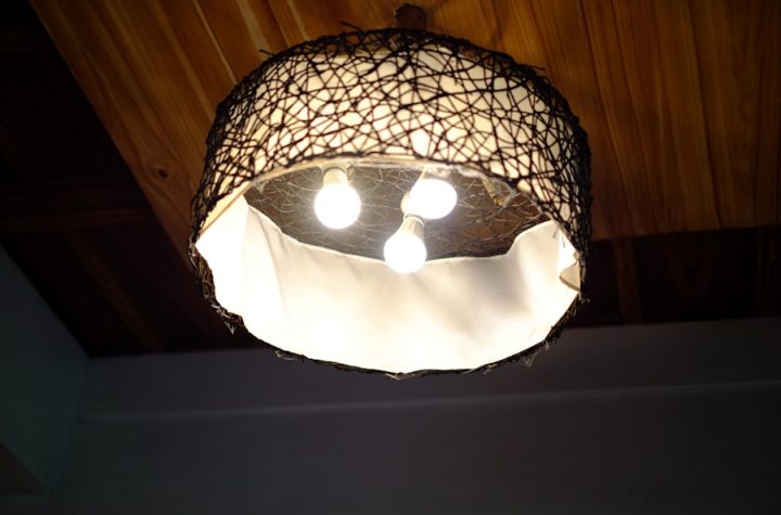 Photo "Modern metal mesh wall lamp suitable for balcony"